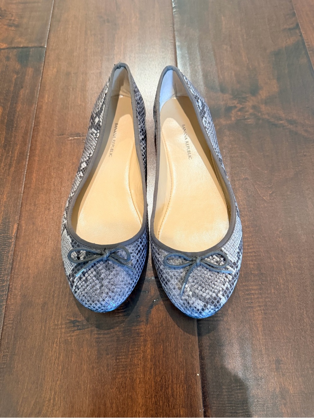 Banana Republic Ashley Snakeskin Ballet Flats Size 9